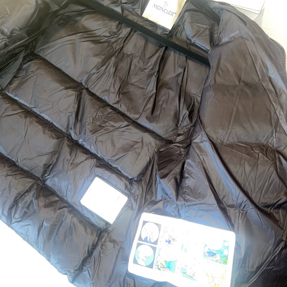 Moncler White Garment Bag with Logo - Picture 4 of 7